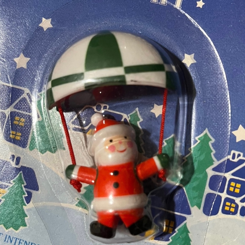 Vintage Avon Santa Pin NIP 1986 Parachute